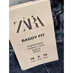Zara NWT High Rise Paperbag Waist Tapered Light Wash Denim Jeans Size 6 thumbnail 5