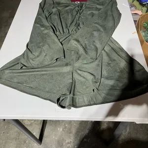 Peppermint (L) Romper Green Suede With‎ Criss Cross Tie Front Pre-Owned thumbnail 4