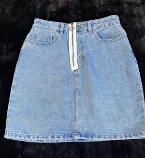 ASOS Women’s Light Wash Denim Mini Skirt Size 4 NWOT thumbnail 1