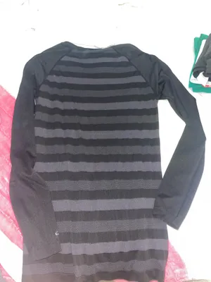 Black workout longsleeve thumbnail 3