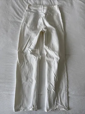 Abercrombie & Fitch 90’s Straight Ultra High-Rise White Jeans with Rips thumbnail 2