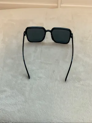 Women's Black Square Sunglasses thumbnail 3