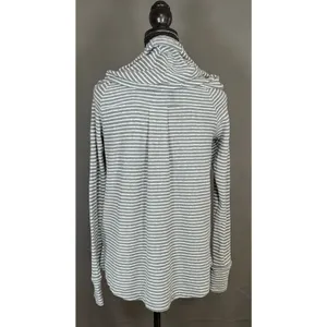Roxy Women’s Gray & White Stripe Hoodie Pullover Medium V-Neck Kangaroo Pocket thumbnail 4