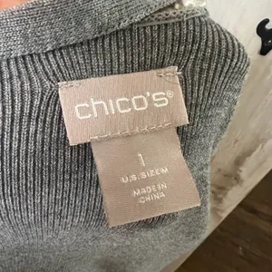 Chico's Cardigan Womens Size 1 Gray Knit Delicate Pearl Embellishment Open Front thumbnail 5