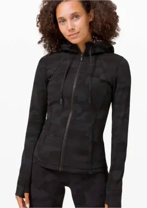 lululemon athletica Black Camo Jacket Sz 4 Outdoor Excersice Gym Preppy thumbnail 1