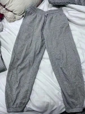Grey H&M sweatpants thumbnail 1