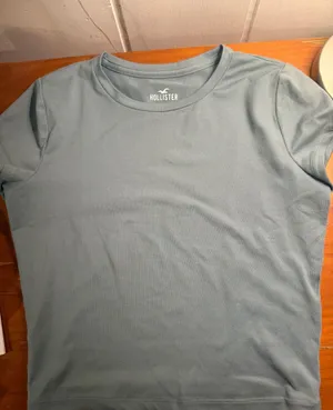 Hollister Baby Tee thumbnail 1