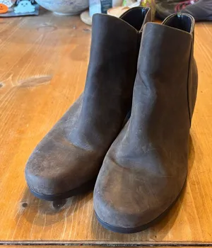 Clarks womens un Lindel zip nubuk ankle boots gray 9M thumbnail 1