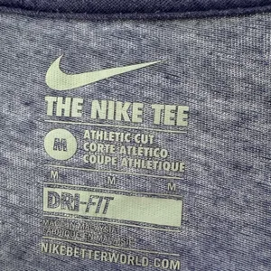 Nike Women's Dri-Fit T-Shirt Size Medium, Purple thumbnail 4