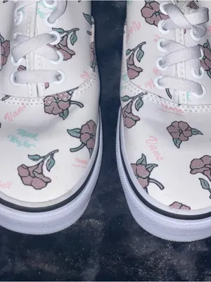 Vans sneakers thumbnail 2