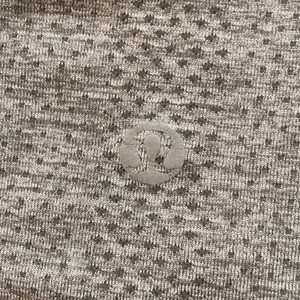 Lululemon Swiftly Tech Short Sleeve 2.0 Crew Shirt Size 6 Slate White EUC thumbnail 6