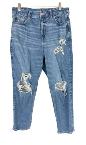 American Eagle Distressed Strigid Curvy Mom Jeans Medium Wash Size 14 SHORT EUC thumbnail 1