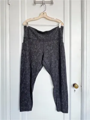 Lululemon • Align High-Rise Pant with Pockets 25" black camo legging tight crop thumbnail 3
