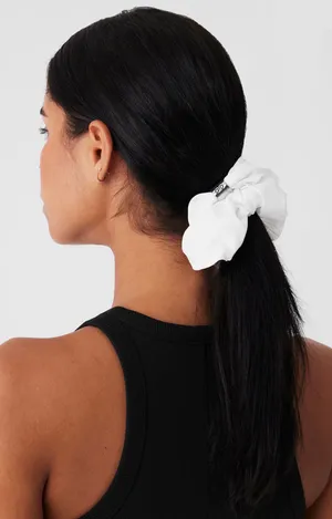 NWT Alo Bead It Scrunchie White thumbnail 1