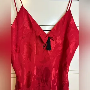 Vintage gold label Victoria’s Secret lingerie red slip dress Size Small thumbnail 3