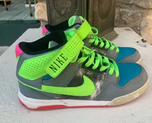 Nike neon sneakers thumbnail 1