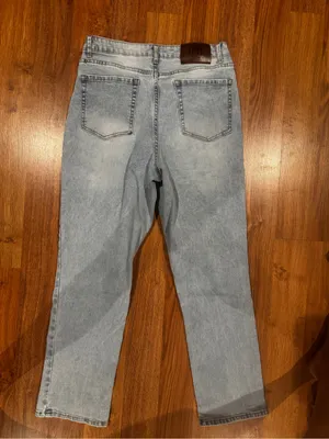 FRYE Light Wash Straight-Leg Women's Jeans thumbnail 5
