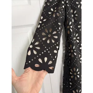 Elliatt Laser Cut Floral Shift Dress Womens Size M Black Cocktail Wedding Party thumbnail 2