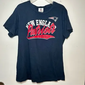 NFL Team Apparel New England Patriots Women’s Short Sleeve T-Shirt Size Small thumbnail 1