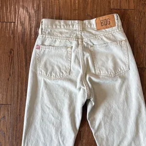 BDG high rise baggy cowboy jeans beige size 26 thumbnail 12