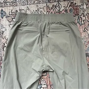 Athleta Mod Trekkie Crop Jogger Pants Ankle Zip Pull On Woven Light Gray Size 8 thumbnail 8