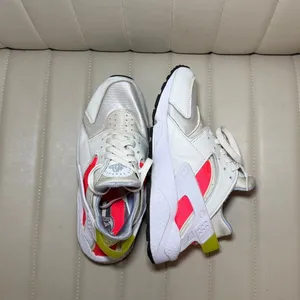 Nike Air Huarache Sneakers Size 8 White Neon Pink Volt Retro Running Shoes thumbnail 7