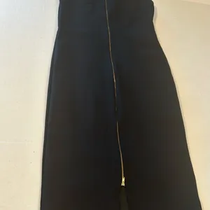 Lulu's Black Deep V Bodycon Sleeveless Sheath Midi Dress size Large fitted thumbnail 4