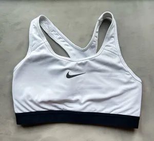 Nike sports bra thumbnail 1