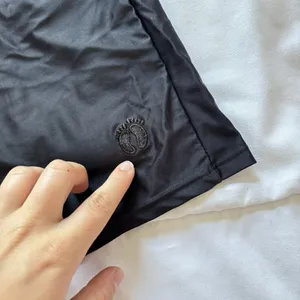 Hang Ten‎ Womens Medium Hybrid Long Swim Shorts Black Beach thumbnail 2