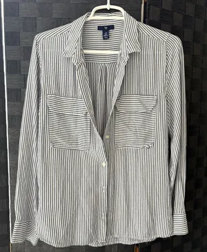 Gap Button-Up Women’s thumbnail 1