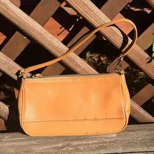 Coach Vintage Tan Leather Small Baguette Shoulder Bag 7785 British Tan Y2K thumbnail 1