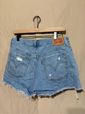 Levi’s shorts thumbnail 2