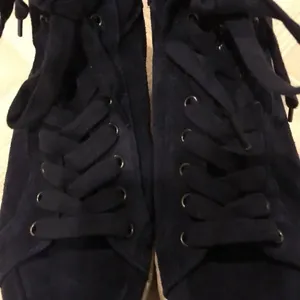 Sam Edelman Navy Blue Suede High Top Sneakers Side Zipper Size 8.5 thumbnail 3