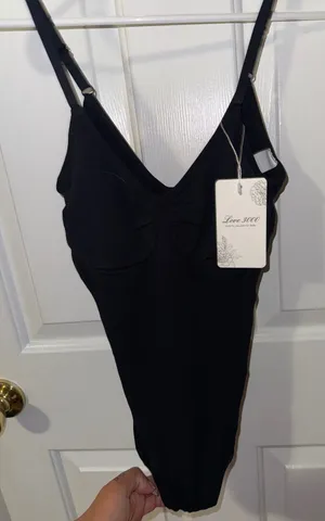 Love 3000 Womens Black Ribbed V-Neck Bodysuit Adjustable Straps Size‎ M NEW thumbnail 1