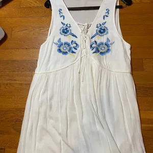 Cute floral dress Size L thumbnail 1