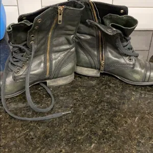 Steve Madden combat boots thumbnail 3