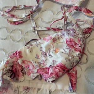 For‎ Love & Lemons Taylor Pink Floral Ruffle Crop Top size XS NWT thumbnail 5