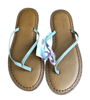 Vineyard Vines Skinny Strap Casual Patent Leather Flip Flops Women’s Size 8 NWT thumbnail 1