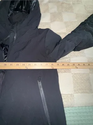 Lululemon Cold As‎ Fluff Parka Black size 6 thumbnail 2