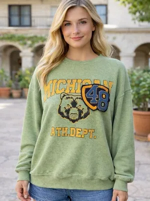 UO Michigan Varsity Patch Crew Neck Oversized Sweatshirt Collegiate Preppy M‎ thumbnail 1