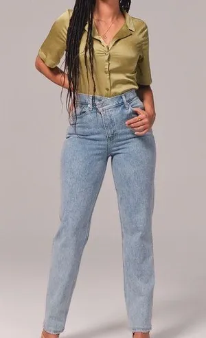 Abercrombie & Fitch Curve Love Ultra High Rise 90s Straight Jean Size 26 2L NWOT thumbnail 1