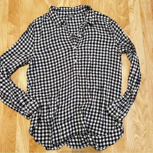 Aerie Blue and White Gingham Plaid Long Sleeve Half Button Top Women’s Medium thumbnail 1