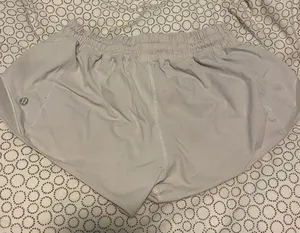 Lululemon White Hotty Hot 2.5” Shorts size 4 thumbnail 1