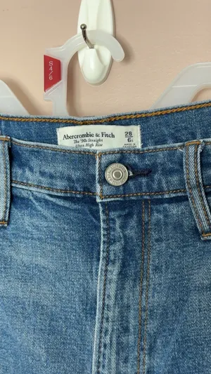 Abercrombie Jeans 90s Ultra High-Rise Straight Curve Love thumbnail 2