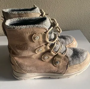 Sorel Boots‎ Tan & Grey size 6 thumbnail 1