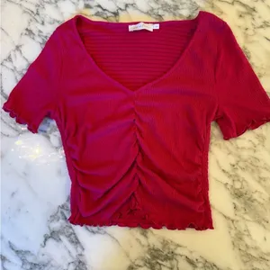 NWOT All in Favor Hot Pink Ruched Top size Large thumbnail 2