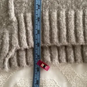 Cozy Women's Beige Crew Neck Sweater Gray Size M thumbnail 7