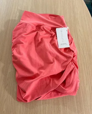 Athleta Transcend Skort Size XS Xtra Small Bright Pink Pull On Elastic Waist NWT thumbnail 1