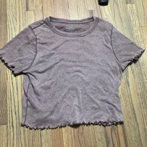 Aerie cropped scalloped ribbed tee medium thumbnail 1