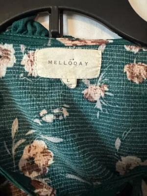 Melloday Floral Ruffle-Neck Blouse – Green – L thumbnail 3